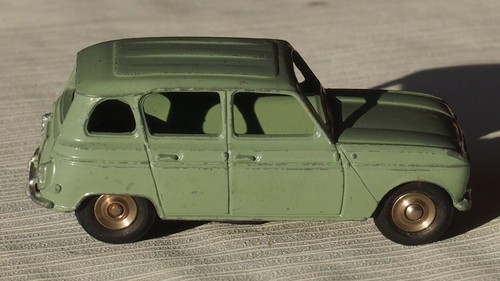 Renault 4l dinky - 1:43,