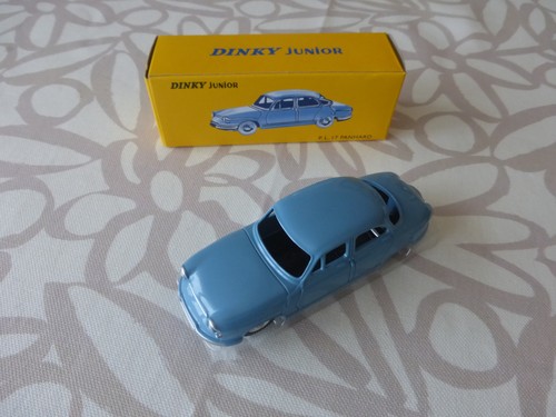 Dinky toys 102 panhard 17 - 102,